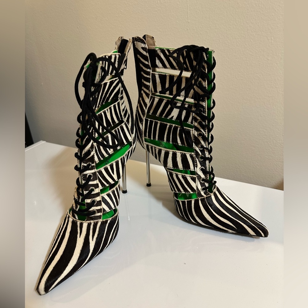 Jeffery Campbell dominion pointed shoe NWB - Picture 3 of 4
